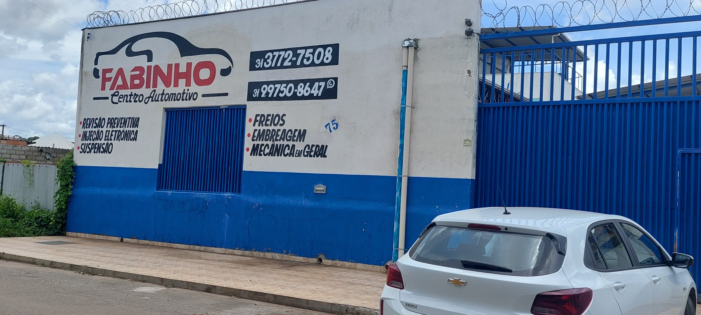 Primeira fachada da oficina, em 2022
